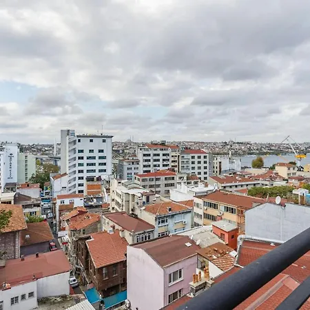 Central Duplex With Amazing View In Beyoglu * Estambul