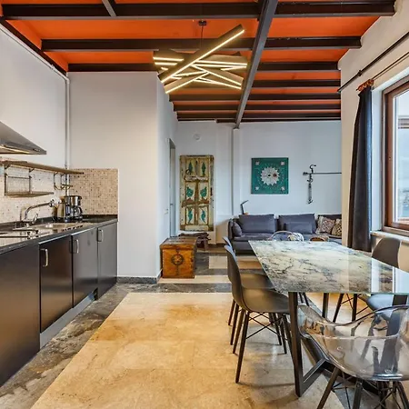 Central Duplex With Amazing View In Beyoglu * Estambul